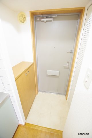 ＫＨＫコート西野田　仲介手数料無料の玄関