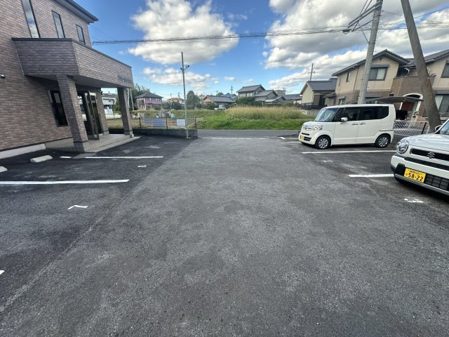フモールナカネの駐車場