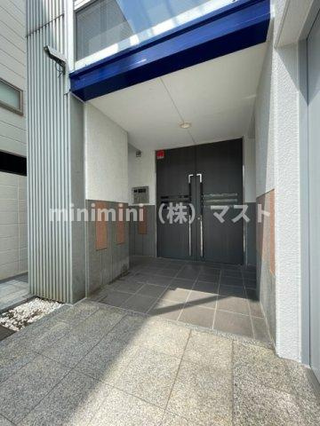 アリスマナーガーデン四天王寺のエントランス