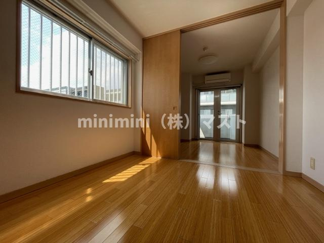 アリスマナーガーデン四天王寺の居間・リビング