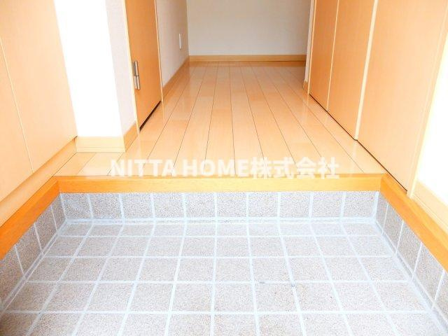 メゾンメイプルの玄関|きれいな玄関です○