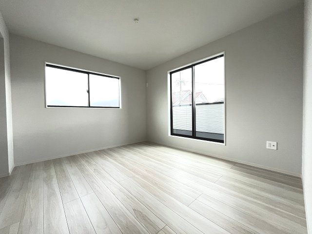 【寝室】 | 福岡市東区八田3丁目3期　2号棟（全2棟）【仲介手数料無料・0円】 | 現地写真。