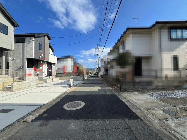 【その他】 | 福岡市東区八田3丁目3期　2号棟（全2棟）【仲介手数料無料・0円】 | 現地写真。前面道路です。