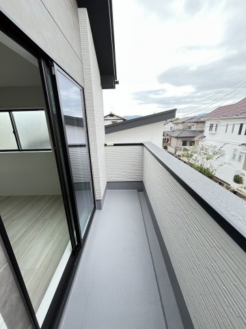 【バルコニー】 | 福岡市東区八田3丁目3期　2号棟（全2棟）【仲介手数料無料・0円】 | 現地写真。