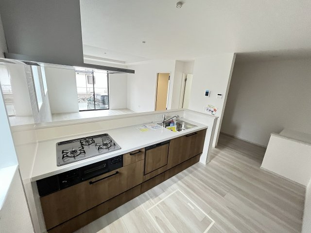 【キッチン】 | 福岡市東区八田3丁目3期　2号棟（全2棟）【仲介手数料無料・0円】 | 現地写真。