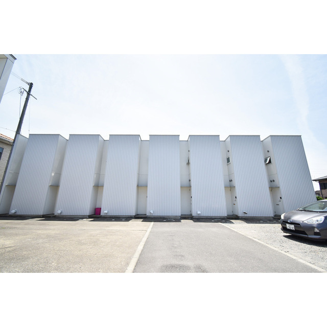 イーストレガロの外観