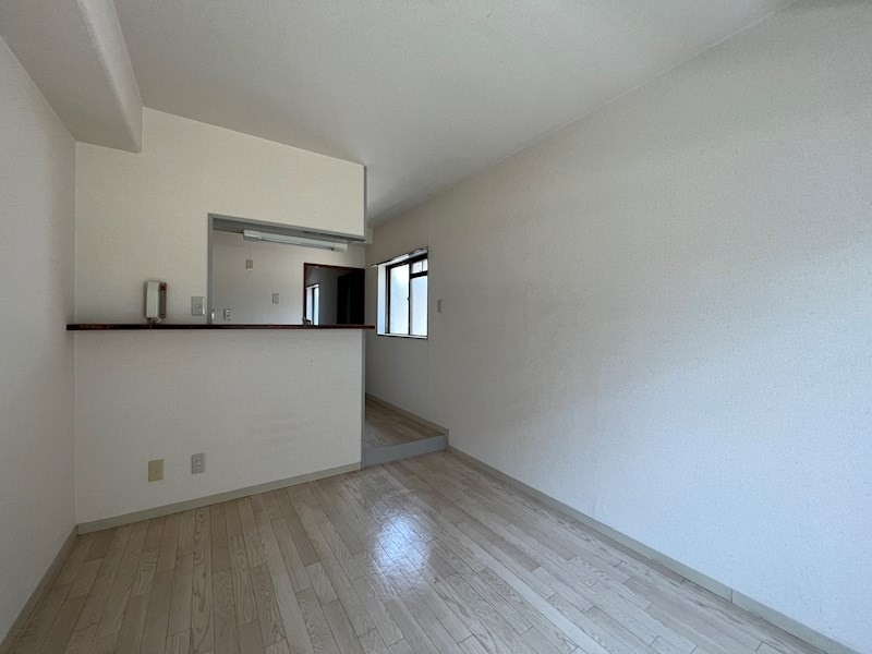 メゾン・ド・エミナンスの居間・リビング|ゆったり過ごせる居間です