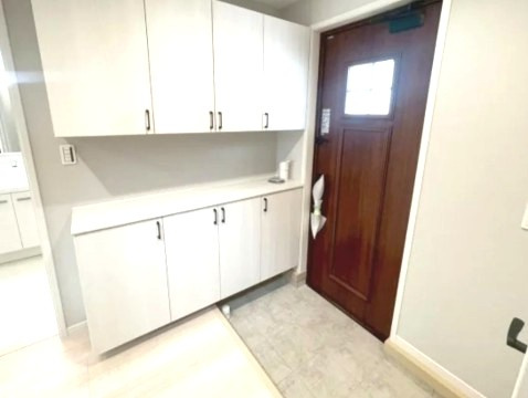 グラシアベルⅠ棟の玄関