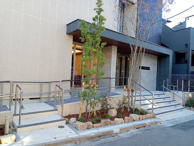 （シニア限定）へーベルVillage下高井戸のエントランス|建物外観