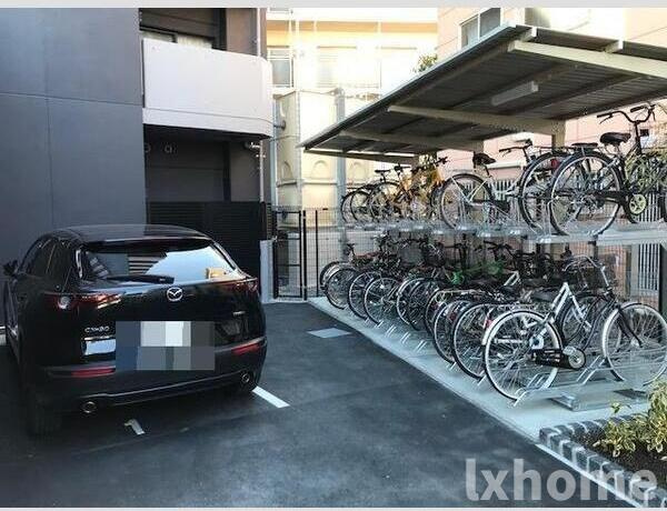 S-RESIDENCE千里丘の駐車場|駐車場に車を止められます