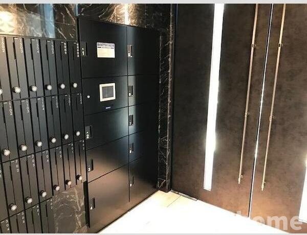 S-RESIDENCE千里丘のロビー|落ち着いたロビーです