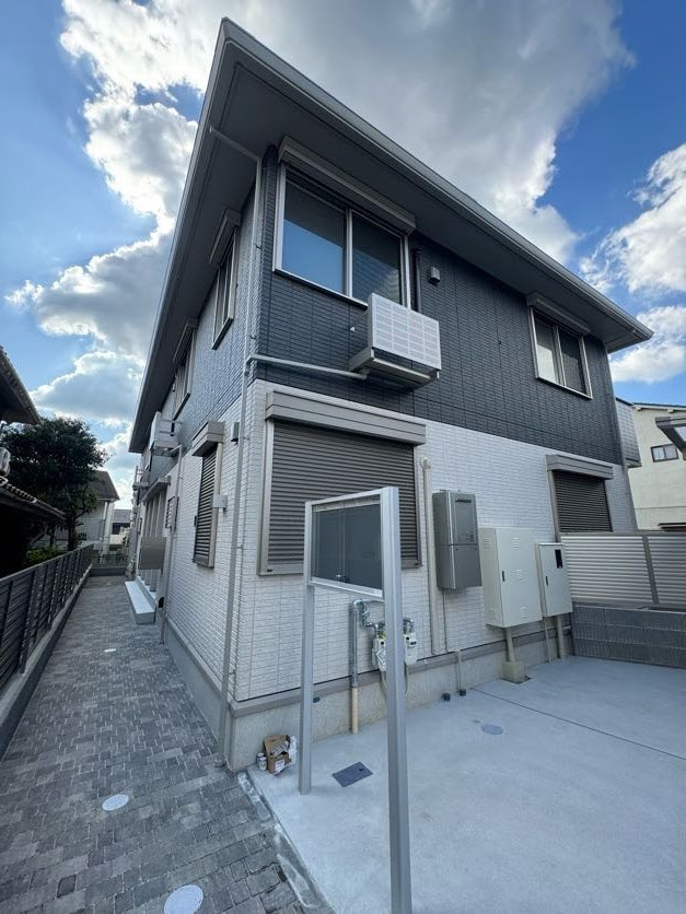 Gibbous House 十三夜