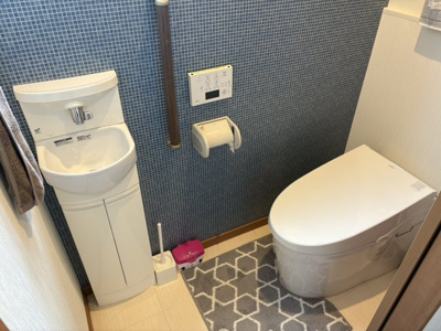 【トイレ】 | 山形市みはらしの丘3丁目【中古住宅】 | 節水タイプのトイレは水道代の節約に繋がります。ウォシュレット機能搭載でリモコンもあるため操作しやすく使い勝手よし。