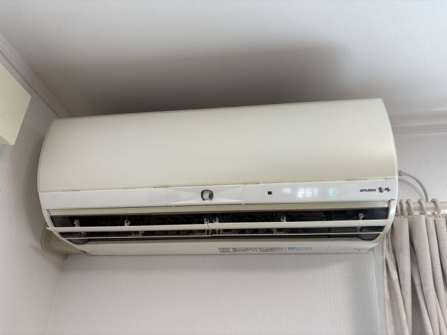 山形市みはらしの丘3丁目【中古住宅】のその他|リビングは高効率のエアコンのため、家計にも優しいですね。