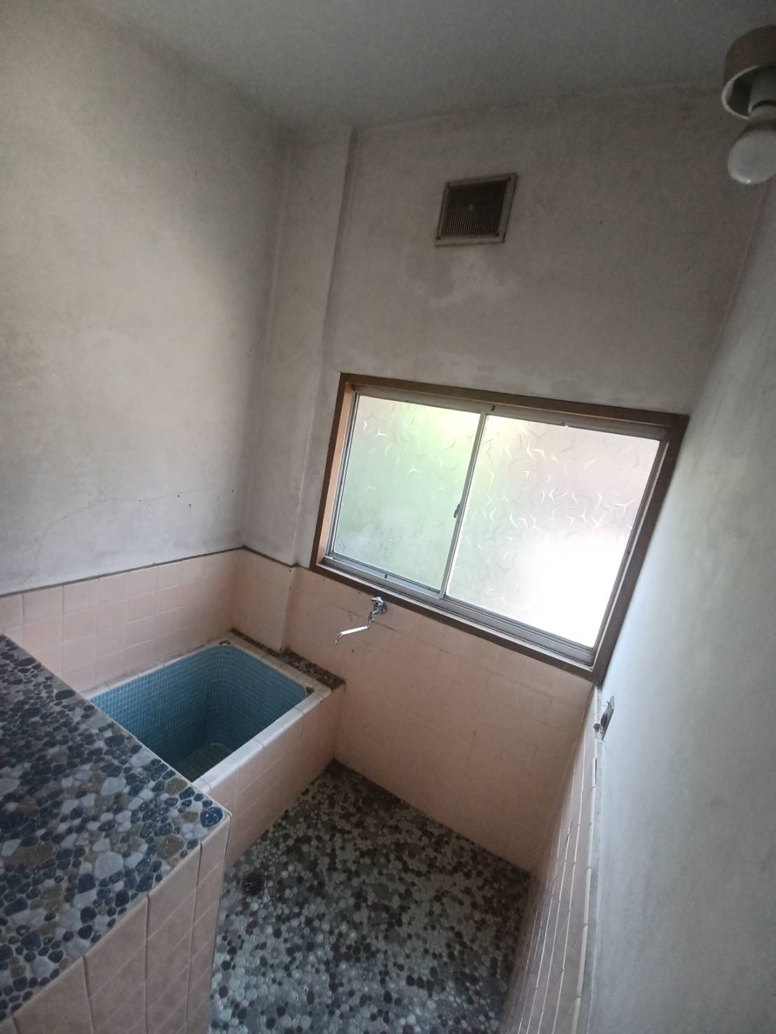 猪狩店舗の浴室