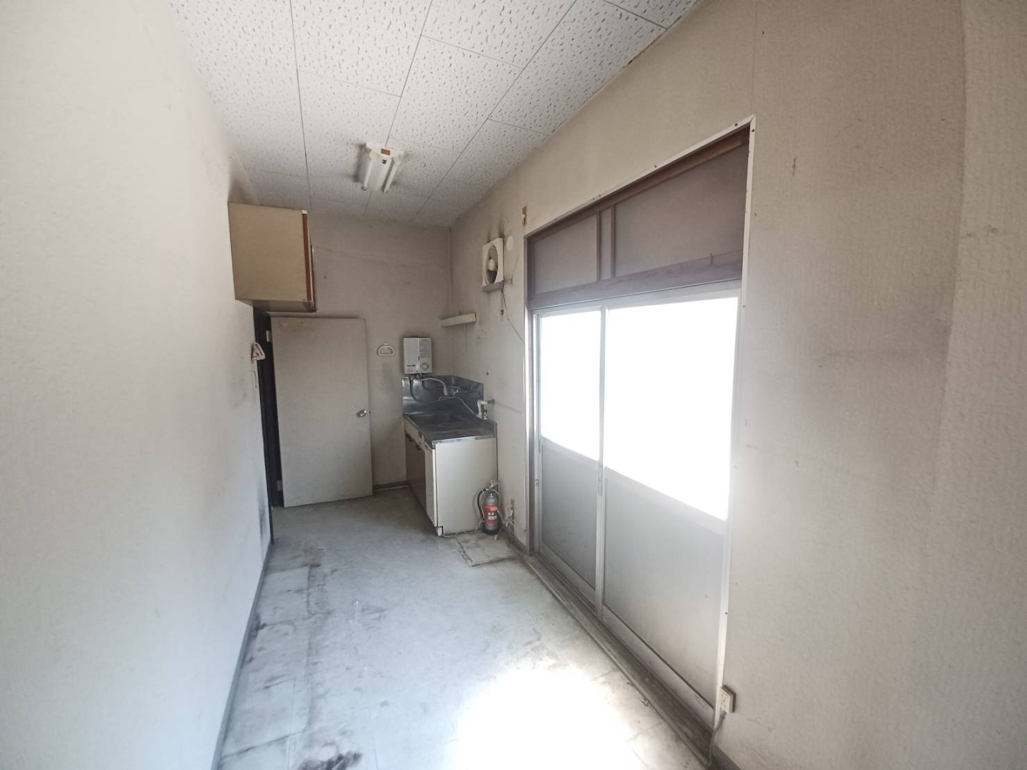 猪狩店舗のロビー