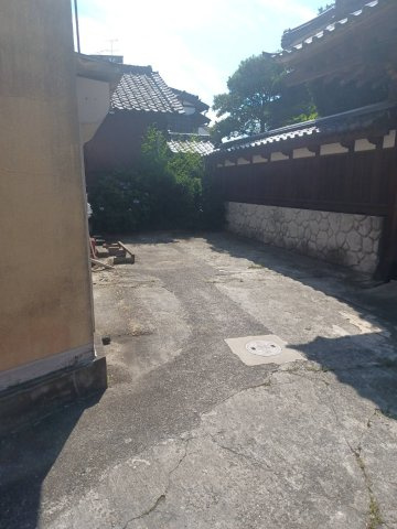 猪狩店舗の駐車場