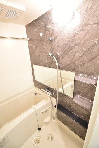 プレサンス朝潮橋ベイ・ブリーズの浴室