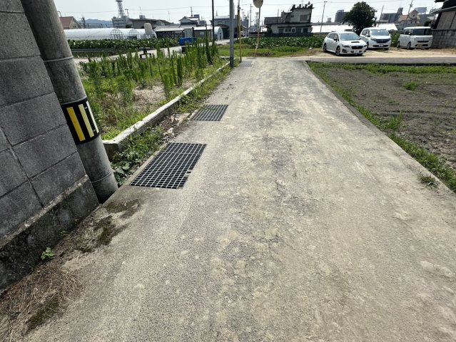 新須賀町1丁目　売土地の前面道路含む現地写真