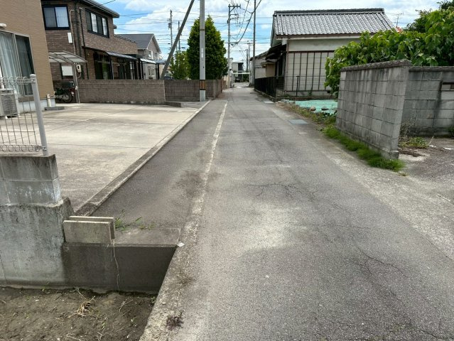 新須賀町1丁目　売土地の前面道路含む現地写真