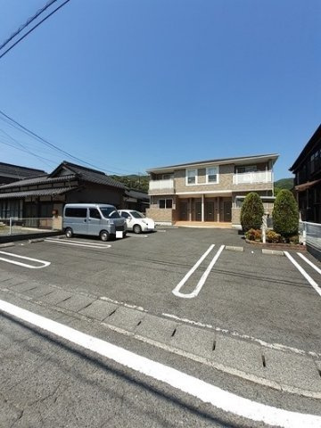 カーサ・モデルノの駐車場