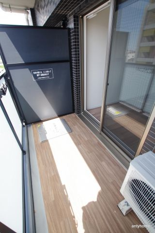 プレサンス天神橋ラ・デュアル　仲介手数料無料のバルコニー
