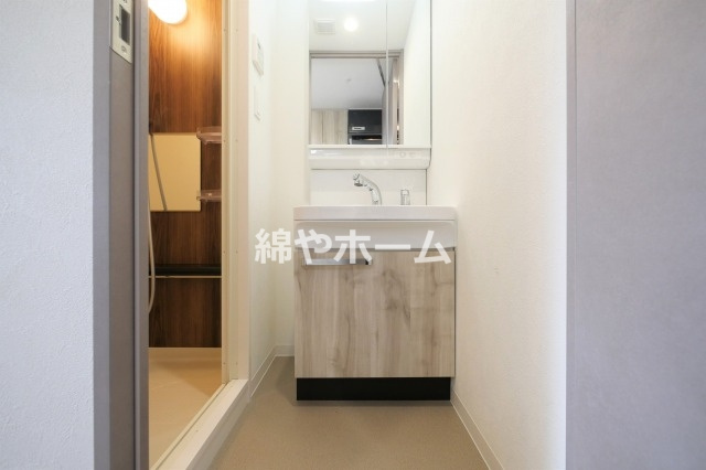 プレサンスＯＳＡＫＡ東成中本ハーヴィル の独立洗面台|朝の身支度には欠かせない独立洗面化粧台
