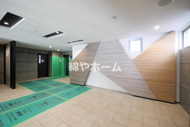 プレサンスＯＳＡＫＡ東成中本ハーヴィル のロビー|落ち着いたロビーです