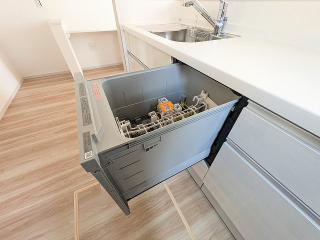 八王子市　中野山王　新築一戸建て　１期のキッチン|～食洗機付き　食事後の食器洗いはお任せ、家族でゆっくりとくつろげます～