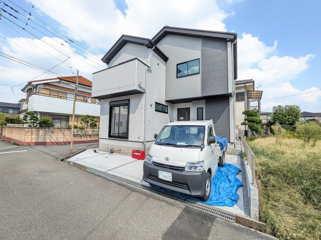 八王子市　中野山王　新築一戸建て　１期の駐車場|～L字型に2台駐車可能カースペース～