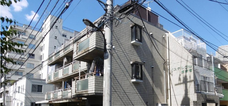 新宿区西新宿３丁目の賃貸マンションのエントランス