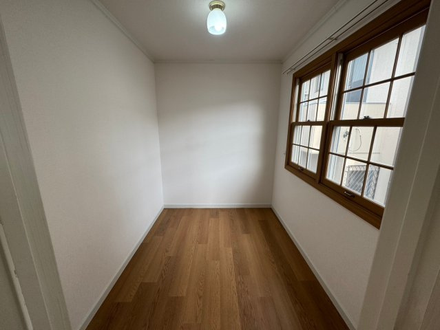 エスプラナードの洋室