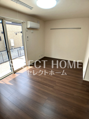 【寝室】 | サニービレッジⅠ | 同型タイプ落ち着いた色調の寝室です