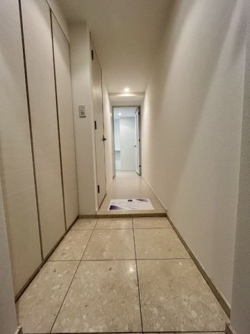 レジディア白金高輪の玄関