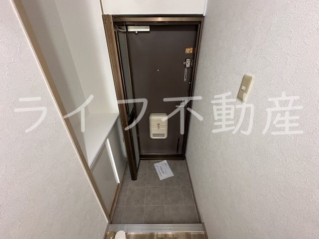 プレジデント東大阪第４棟の玄関|きれいな玄関です