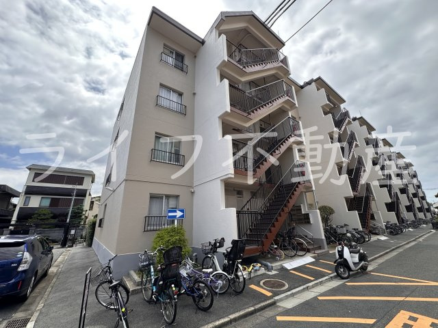 プレジデント東大阪第４棟の外観