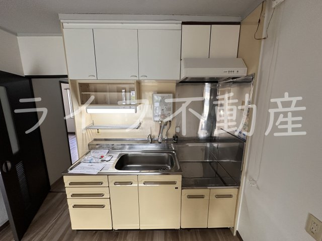 プレジデント東大阪第４棟のキッチン|コンパクトなキッチンで掃除もラクラク