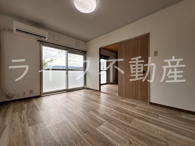 プレジデント東大阪第４棟の居間・リビング|ゆったり過ごせる居間です