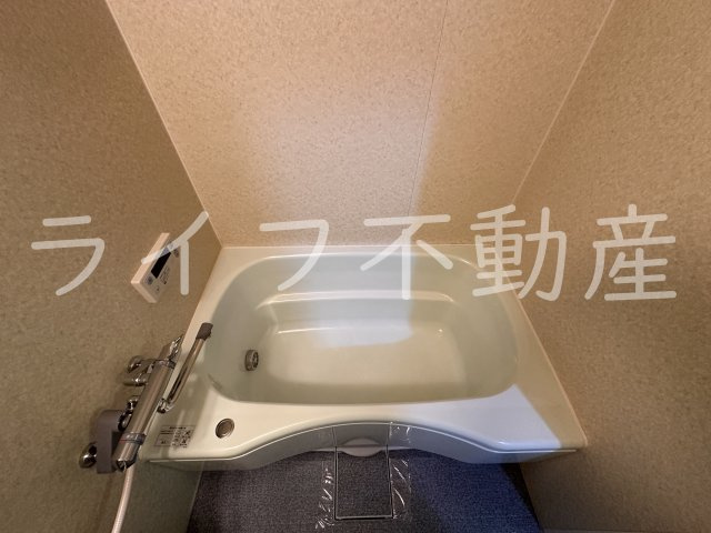 プレジデント東大阪第４棟の浴室|コンパクトで使いやすいお風呂です