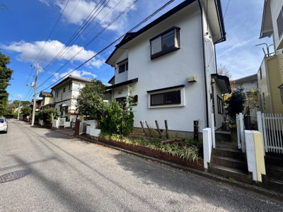 【前面道路含む現地写真】 | 東金市日吉台５丁目　《リフォーム♪》中古戸建