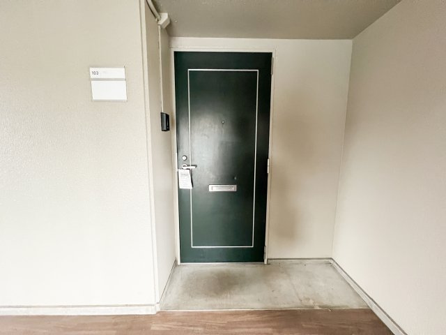 パークサイド高須2の玄関