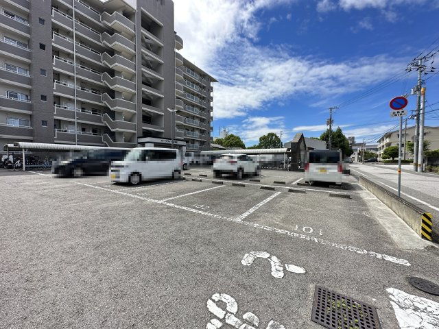 パークサイド高須2の駐車場