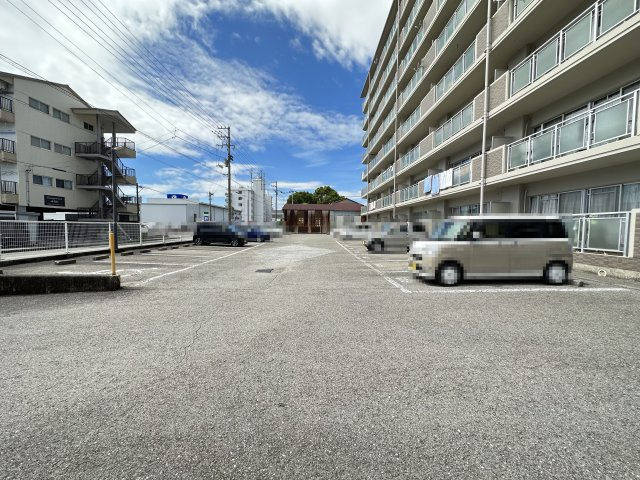 パークサイド高須2の駐車場