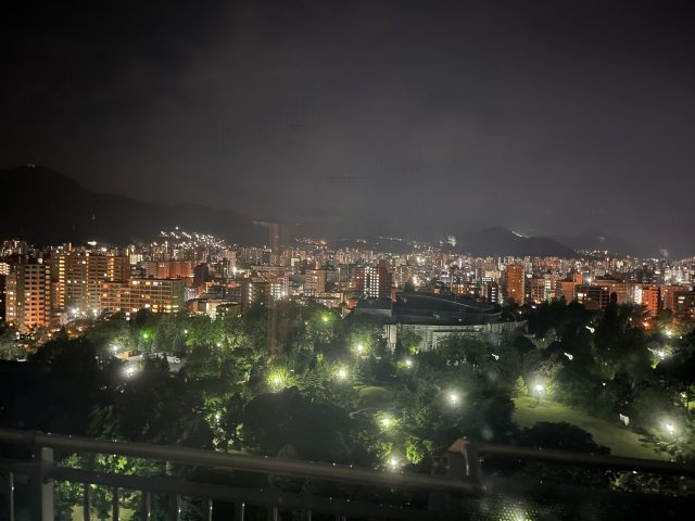 ザ・タワー中島公園ラピス・ライオンズスクエアの展望|夏の夜景です。