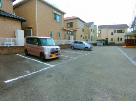 エン・フィールド大饗の駐車場