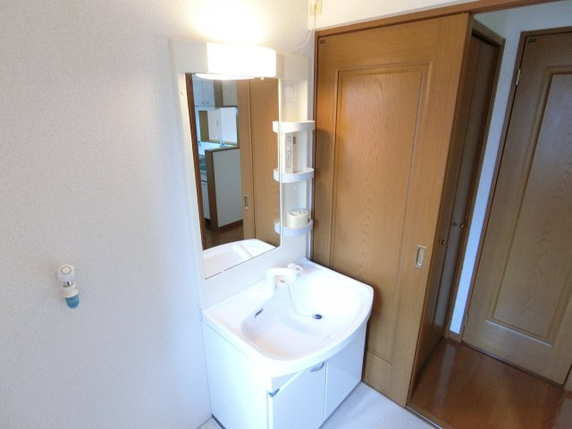 エン・フィールド大饗の独立洗面台