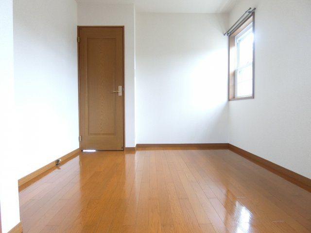 エン・フィールド大饗の洋室