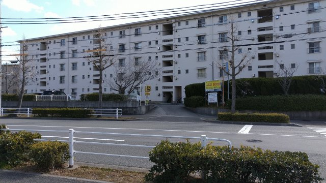 神陵台厚生年金4号棟　５Fの外観|外観は落ち着いています