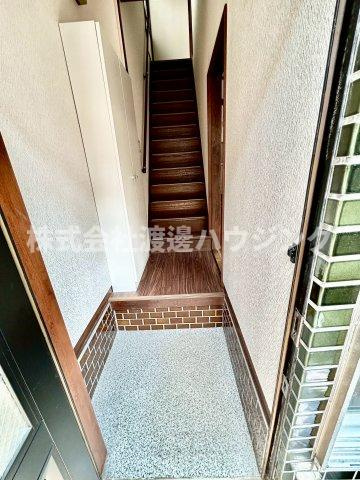 野里1丁目貸家の玄関