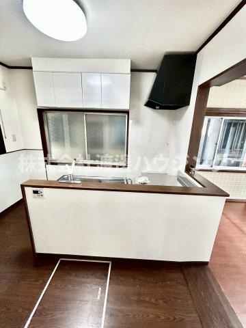 野里1丁目貸家のキッチン|カウンターキッチン